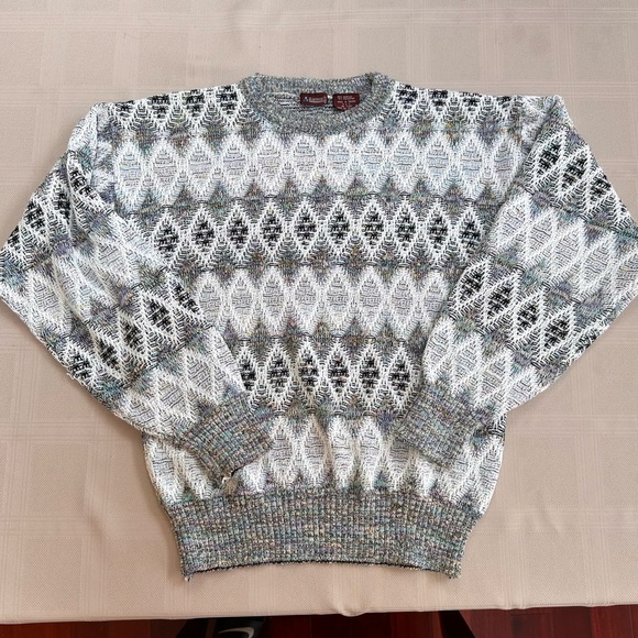 Vintage cozy patterned knit size small - Picture 3 of 9